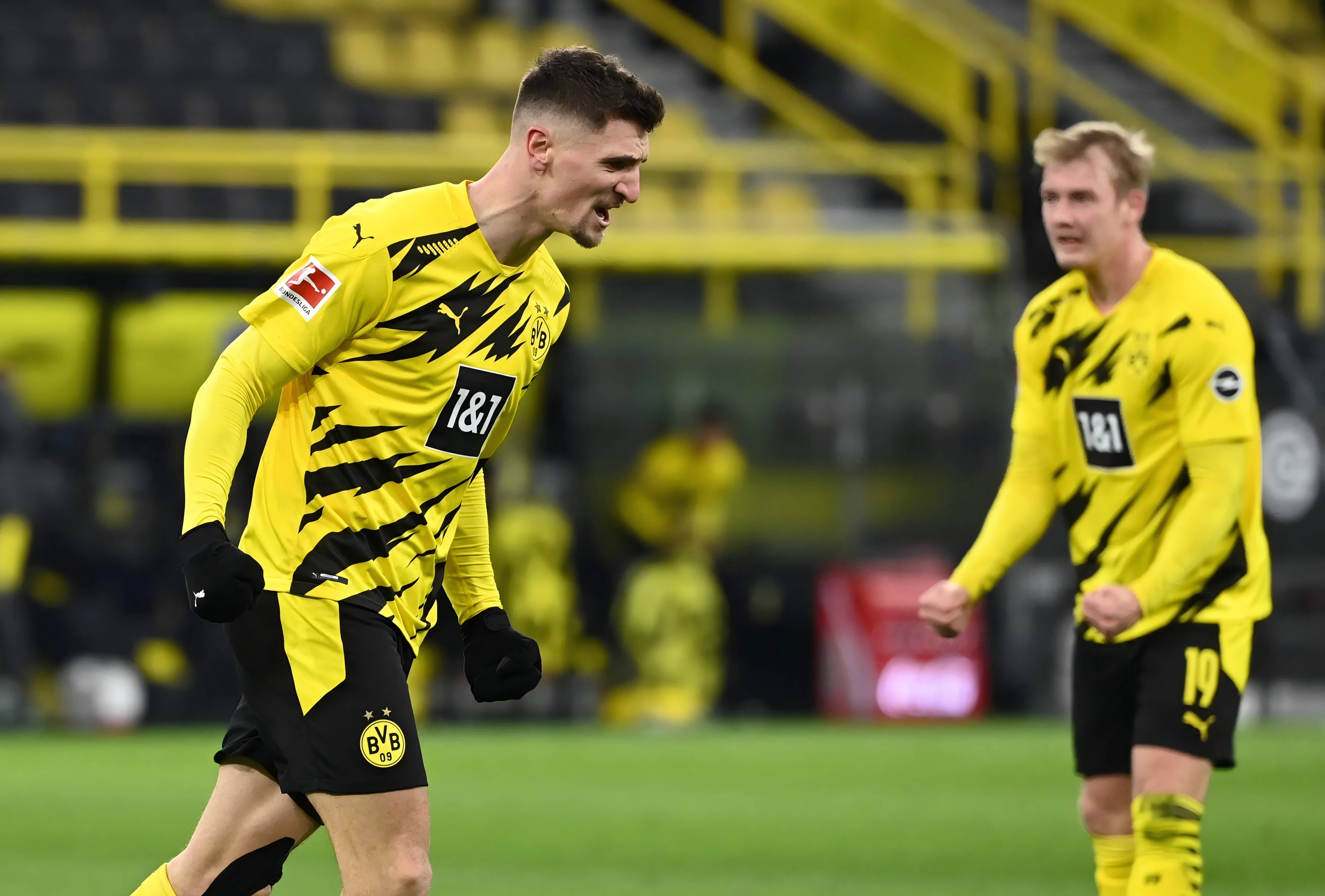 咪咕网站 -包含今晨欧篮联焦点战,皇家马德里刷新队史纪录,更衣室稳定,心理建设被强调的词条