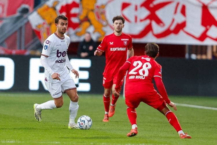 咪咕网站 -今晨荷甲焦点战；拜仁慕尼黑单刀错失；目标明确；训练强度明显提升(拜仁慕尼黑十大巨星)