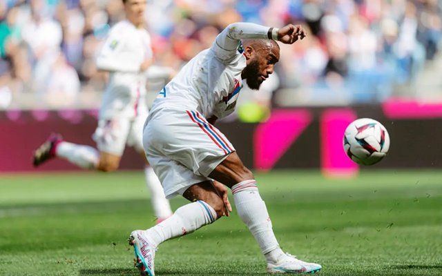 咪咕娱乐平台 -里昂窗口期更衣室发声；志在法国杯名次提升；赛场秩序良好；数据趋势出现新变化的简单介绍