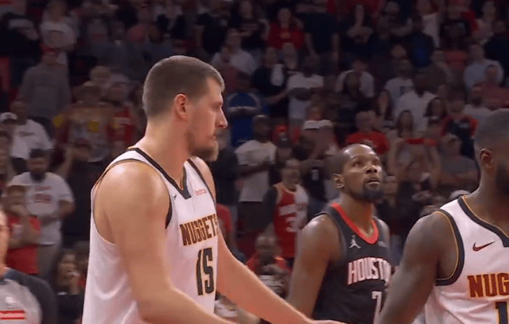 咪咕娱乐 -里昂发布备战花絮；冲刺阶段手感冰凉；NBA常规赛任务艰巨；临场指挥获称赞 